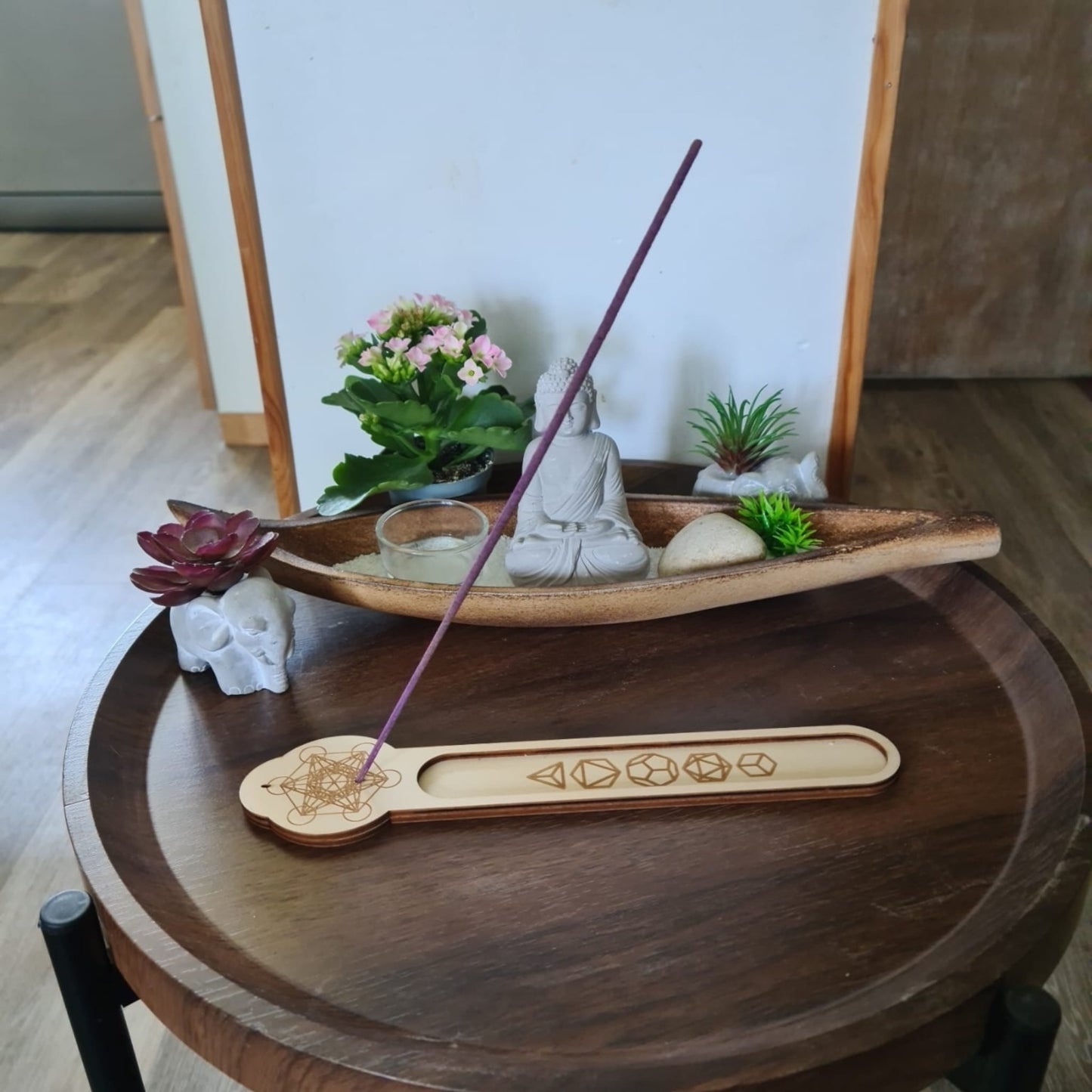 Grossiste en lithothérapie et ésotérisme fabrication francaise et artisanale inspiration bien etre porte encens en bois