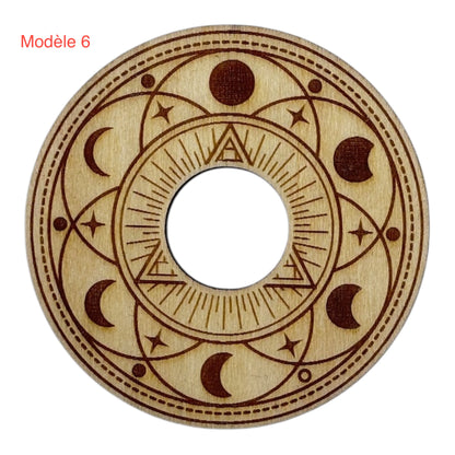 Support à pierre en bois rond , phases de la lune , grossiste en lithothérapie et ésotérisme, fabrication française et artisanale , inspiration zen et bien-être 