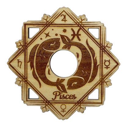 Support à pierre en bois, signe du zodiaque poisson grossiste en lithothérapie et ésotérisme , fabrication française et artisanale , inspiration zen et bien-être