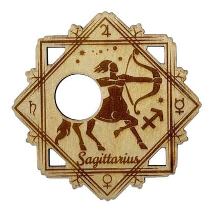 Support à pierre en bois, signe du zodiaque Sagitaire, grossiste en lithothérapie et ésotérisme , fabrication française et artisanale , inspiration zen et bien-être