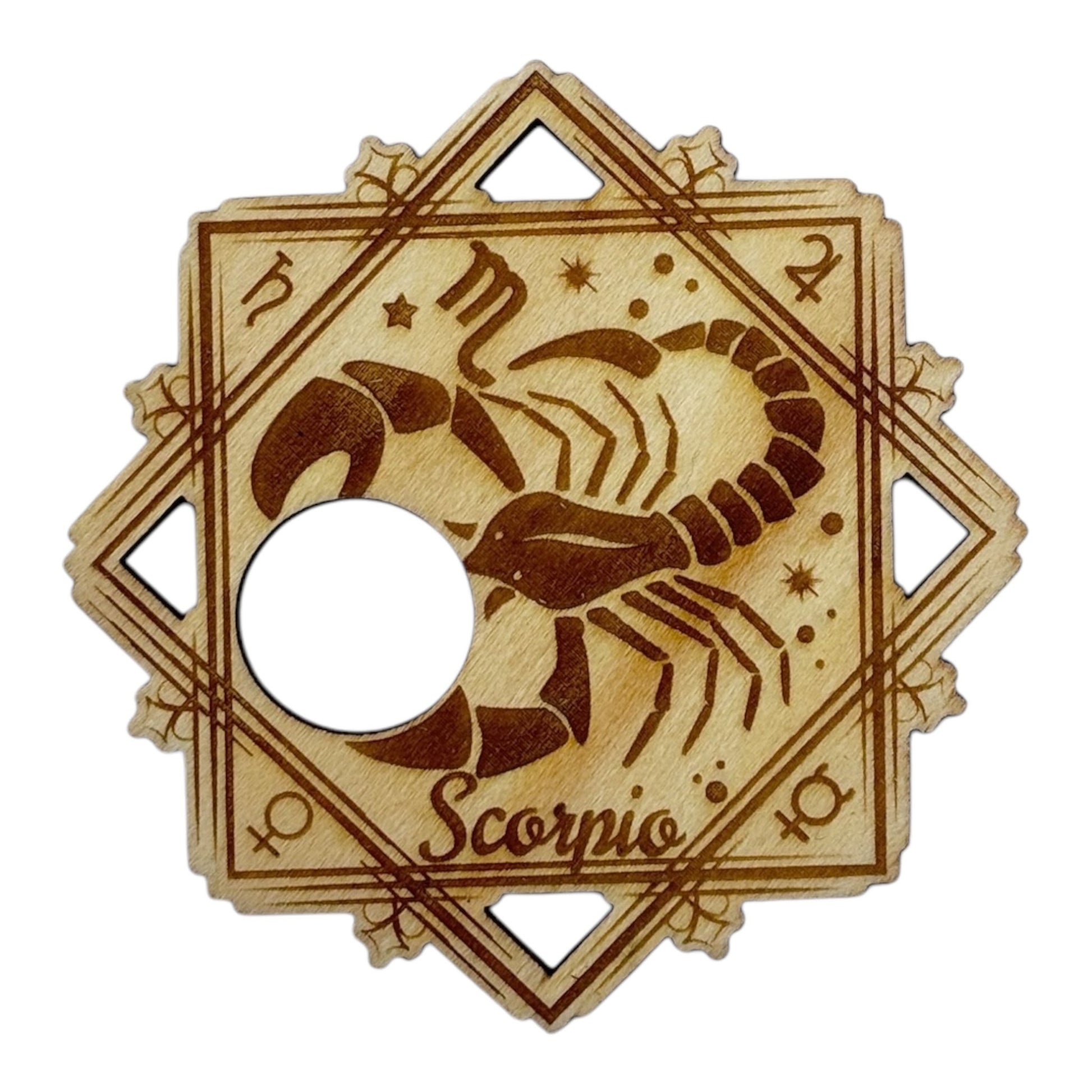 Support à pierre en bois, signe du zodiaque scorpion grossiste en lithothérapie et ésotérisme , fabrication française et artisanale , inspiration zen et bien-être